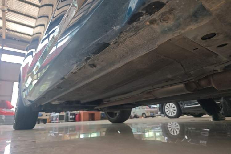 Used Geely Auto Monjaro L 2021 2.0TD DCT EVO Two-Wheel-Drive Flagship Version Right Side Sill
