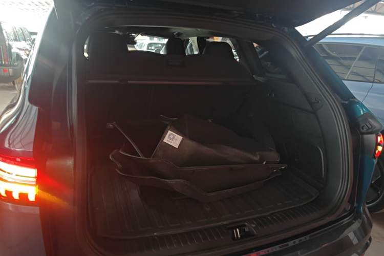 Used Geely Auto Monjaro L 2021 2.0TD DCT EVO Two-Wheel Drive Smart Luxury Version Trunk