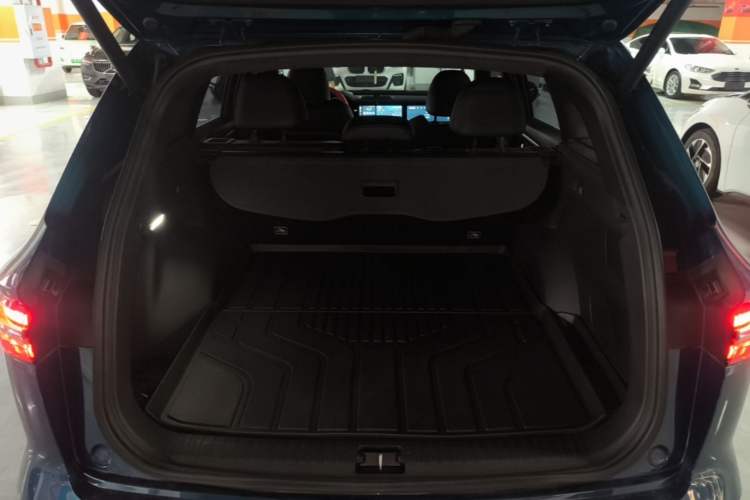 Used Geely Auto Monjaro L 2021 2.0TD High-Power Automatic All-Wheel Drive Luxury Version Trunk