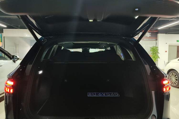 Used Geely Auto Monjaro L 2021 2.0TD DCT EVO Two-Wheel Drive Smart Luxury Version Trunk