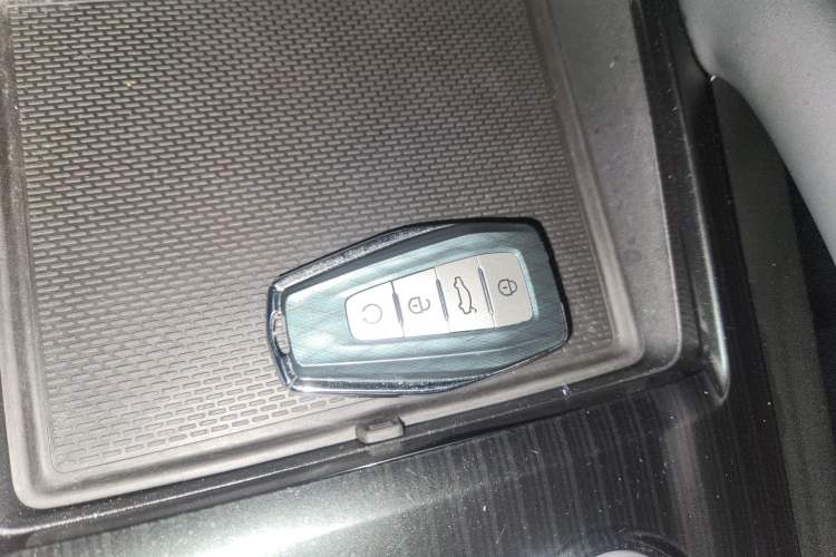 Used Geely Auto Monjaro L 2021 2.0TD DCT EVO Two-Wheel Drive Prestige Version Vehicle Key