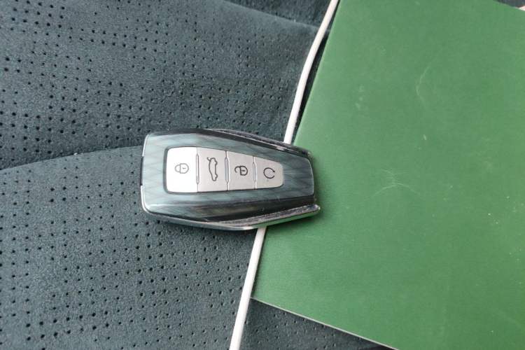Used Geely Auto Monjaro L 2021 2.0TD DCT EVO Two-Wheel Drive Smart Luxury Version Vehicle Key