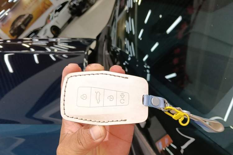 Used Geely Auto Monjaro L 2021 2.0TD DCT EVO Two-Wheel Drive Smart Luxury Version Vehicle Key