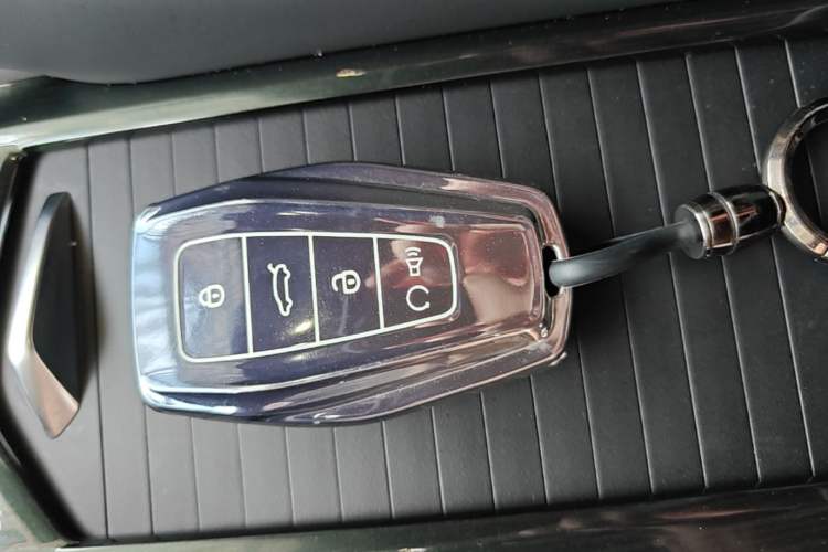 Used Geely Auto Monjaro L 2021 2.0TD DCT EVO Two-Wheel Drive Smart Luxury Version Vehicle Key