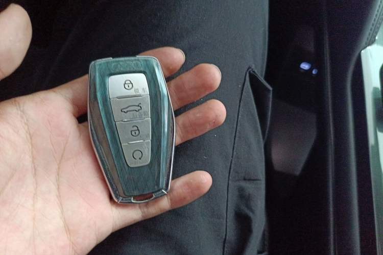 Used Geely Auto Monjaro L 2021 2.0TD High-Power Automatic All-Wheel-Drive Flagship Version Vehicle Key