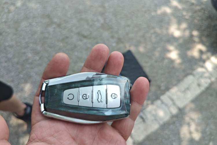 Used Geely Auto Monjaro L 2021 2.0TD DCT EVO Two-Wheel Drive Smart Luxury Version Vehicle Key