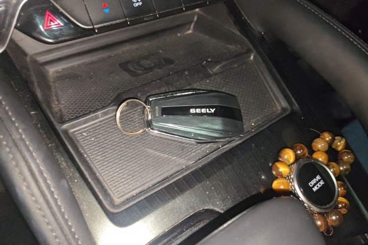 Used Geely Auto Monjaro L 2021 2.0TD DCT EVO Two-Wheel Drive Smart Luxury Version Vehicle Key
