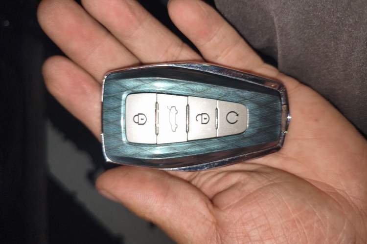 Used Geely Auto Monjaro L 2021 2.0TD DCT EVO Two-Wheel Drive Smart Luxury Version Vehicle Key