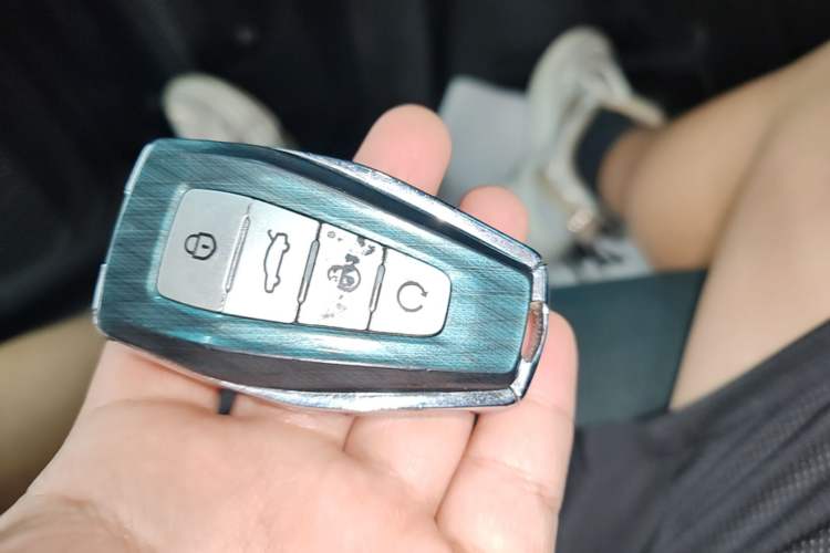 Used Geely Auto Monjaro L 2021 2.0TD DCT EVO Two-Wheel Drive Smart Luxury Version Vehicle Key