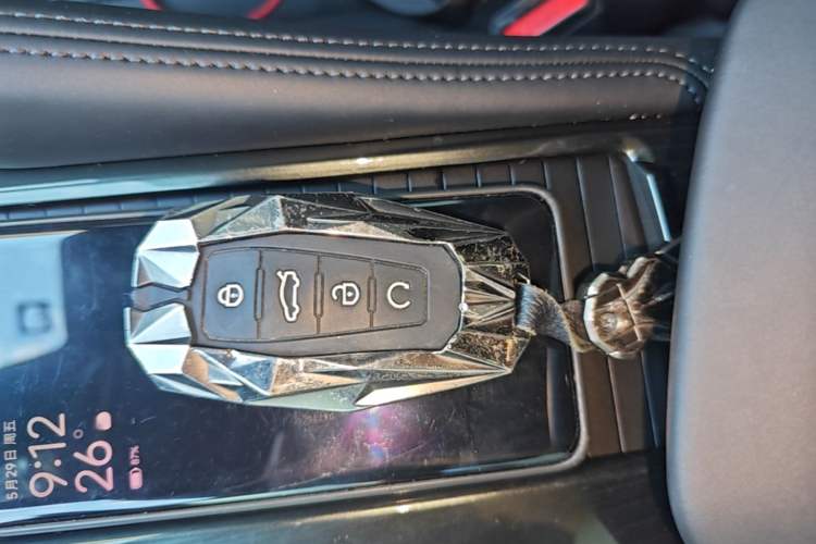 Used Geely Auto Monjaro L 2021 2.0TD DCT EVO Two-Wheel Drive Smart Luxury Version Vehicle Key
