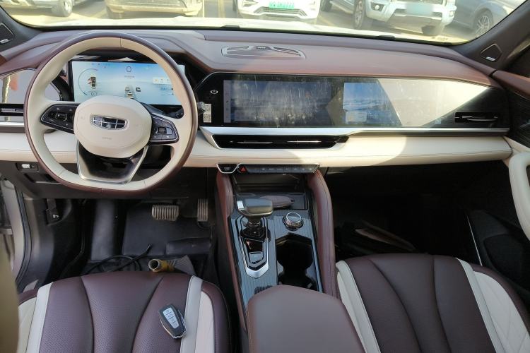 Used Geely Auto Monjaro L 2021 2.0TD DCT EVO Two-Wheel Drive Smart Luxury Version Center Console