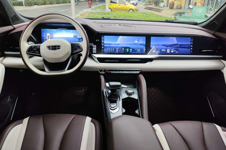 Used Geely Auto Monjaro L 2021 2.0TD DCT EVO Two-Wheel Drive Prestige Version Center Console