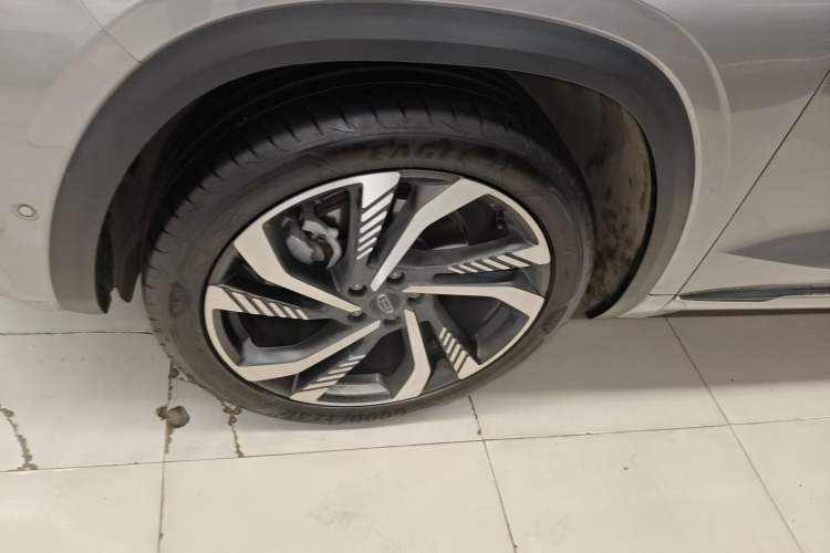 Used Geely Auto Monjaro L 2021 2.0TD DCT EVO Two-Wheel Drive Smart Luxury Version Left Front Wheel Hub