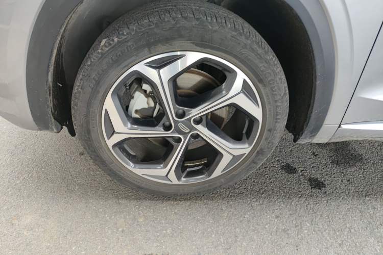 Used Geely Auto Monjaro L 2021 2.0TD DCT EVO Two-Wheel Drive Prestige Version Left Front Wheel Hub