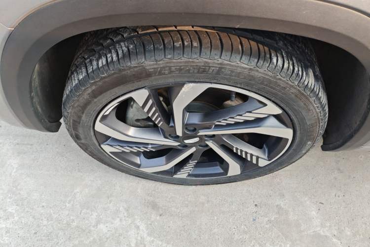 Used Geely Auto Monjaro L 2021 2.0TD High-Power Automatic All-Wheel-Drive Flagship Version Left Front Wheel Hub