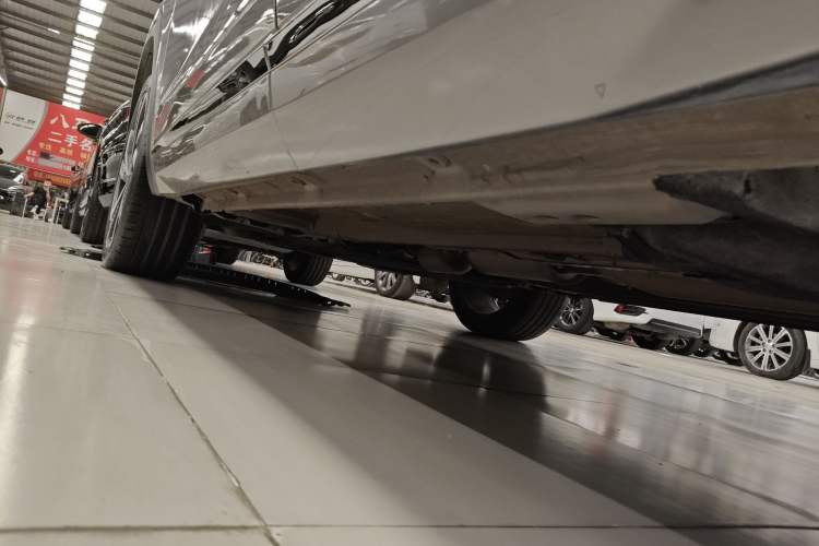 Used Geely Auto Monjaro L 2021 2.0TD DCT EVO Two-Wheel Drive Smart Luxury Version Left Side Sill