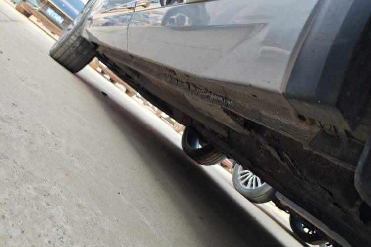 Used Geely Auto Monjaro L 2021 2.0TD High-Power Automatic All-Wheel-Drive Flagship Version Left Side Sill