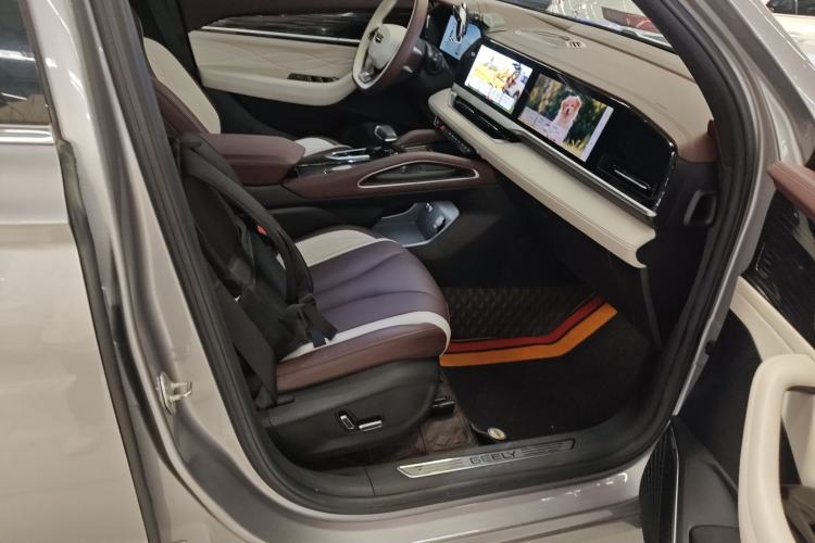 Used Geely Auto Monjaro L 2021 2.0TD DCT EVO Two-Wheel Drive Smart Luxury Version Right Front Seat