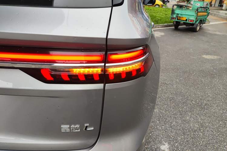 Used Geely Auto Monjaro L 2021 2.0TD DCT EVO Two-Wheel Drive Prestige Version Right Rear Taillight
