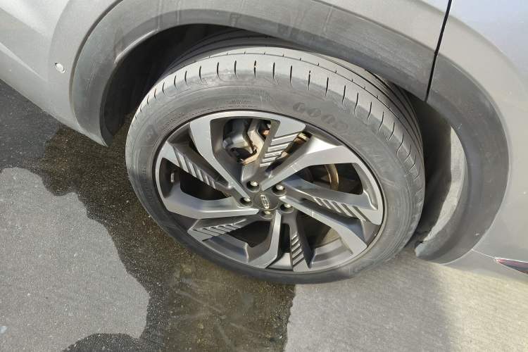 Used Geely Auto Monjaro L 2021 2.0TD DCT EVO Two-Wheel Drive Smart Luxury Version Right Rear Wheel Hub
