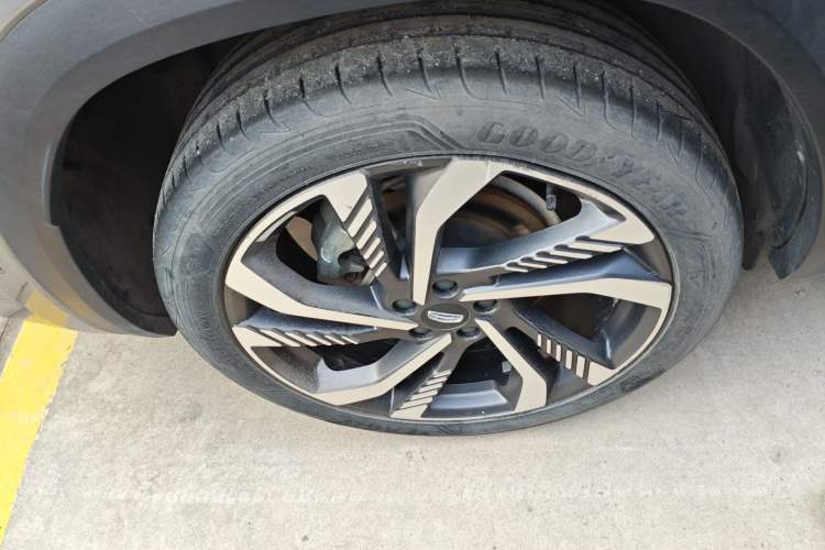 Used Geely Auto Monjaro L 2021 2.0TD High-Power Automatic All-Wheel-Drive Flagship Version Right Rear Wheel Hub
