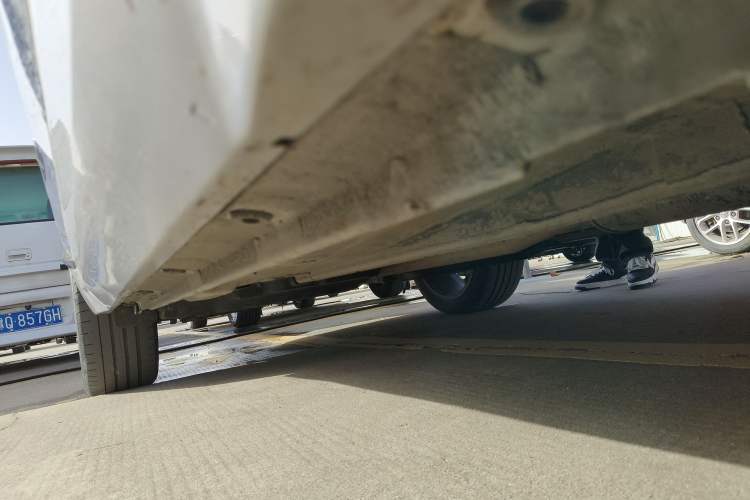 Used Geely Auto Monjaro L 2021 2.0TD DCT EVO Two-Wheel Drive Smart Luxury Version Right Side Sill