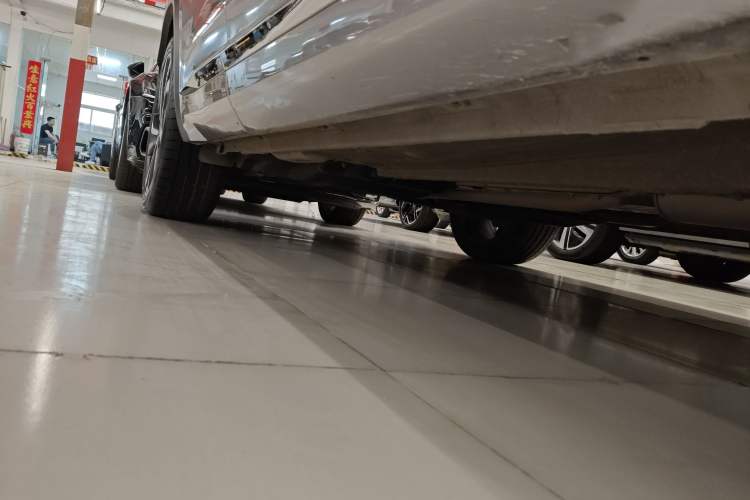 Used Geely Auto Monjaro L 2021 2.0TD DCT EVO Two-Wheel Drive Smart Luxury Version Right Side Sill