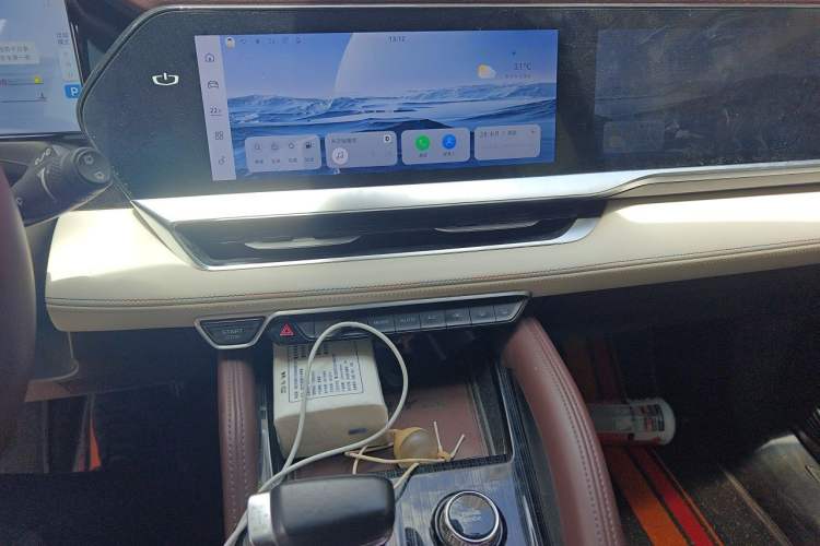 Used Geely Auto Monjaro L 2021 2.0TD DCT EVO Two-Wheel Drive Prestige Version Audio And AC Panel