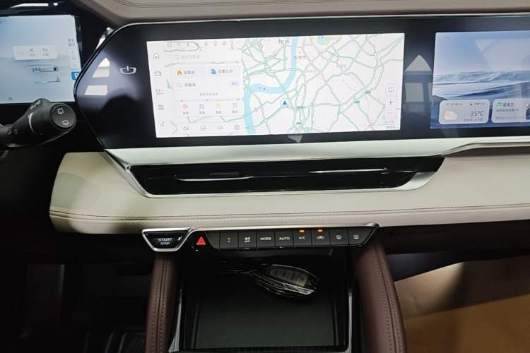 Used Geely Auto Monjaro L 2021 2.0TD High-Power Automatic All-Wheel Drive Luxury Version Audio And AC Panel