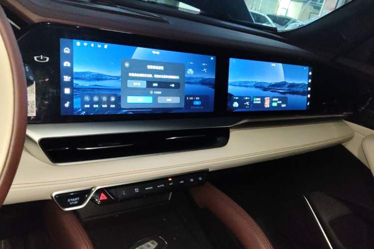 Used Geely Auto Monjaro L 2021 2.0TD DCT EVO Two-Wheel Drive Prestige Version Audio And AC Panel