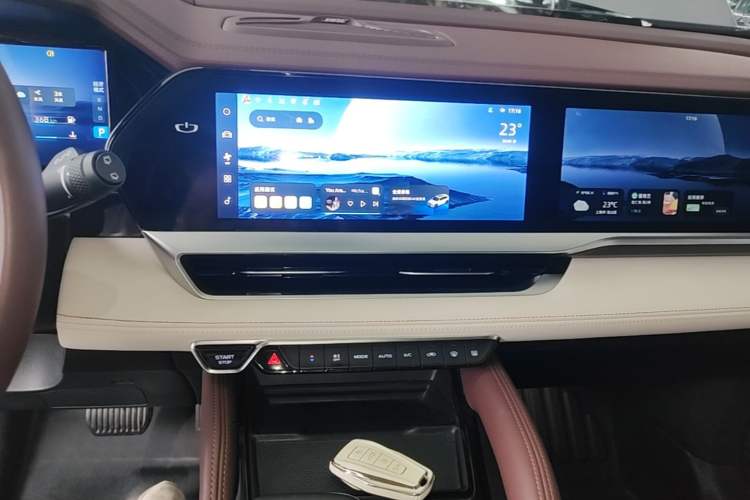 Used Geely Auto Monjaro L 2021 2.0TD High-Power Automatic All-Wheel-Drive Flagship Version Audio And AC Panel