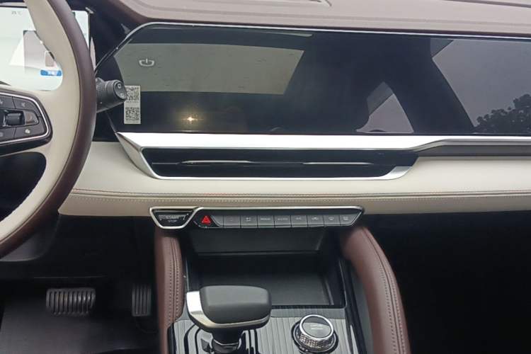 Used Geely Auto Monjaro L 2021 2.0TD DCT EVO Two-Wheel Drive Prestige Version Audio And AC Panel