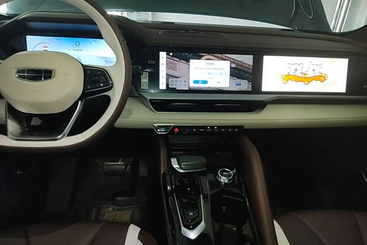 Used Geely Auto Monjaro L 2021 2.0TD DCT EVO Two-Wheel Drive Smart Luxury Version Audio And AC Panel