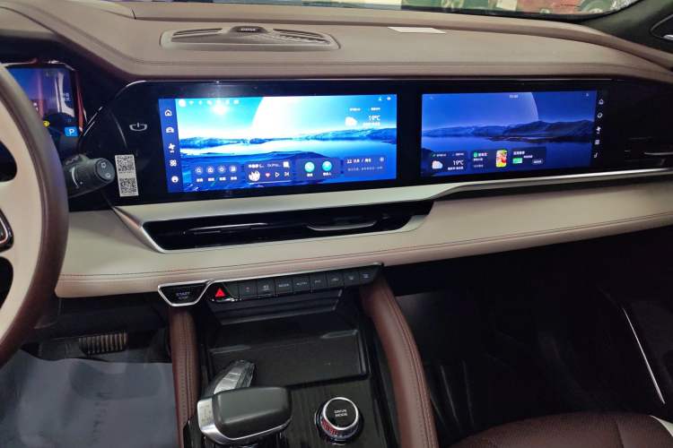 Used Geely Auto Monjaro L 2021 2.0TD DCT EVO Two-Wheel Drive Smart Luxury Version Audio And AC Panel