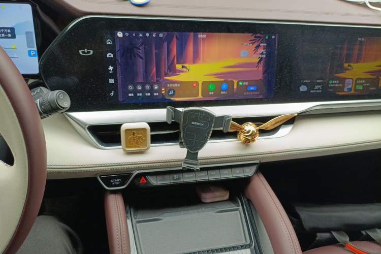 Used Geely Auto Monjaro L 2021 2.0TD DCT EVO Two-Wheel Drive Smart Luxury Version Audio And AC Panel