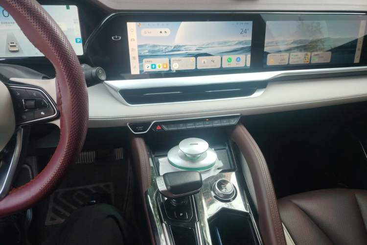 Used Geely Auto Monjaro L 2021 2.0TD DCT EVO Two-Wheel Drive Smart Luxury Version Audio And AC Panel