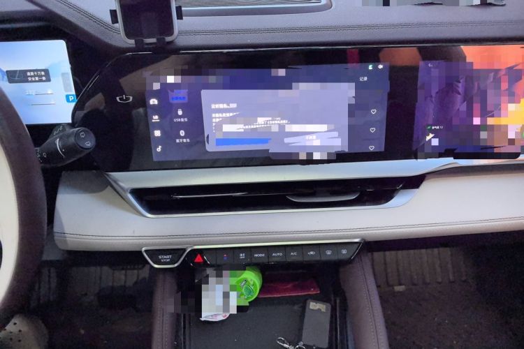 Used Geely Auto Monjaro L 2021 2.0TD DCT EVO Two-Wheel Drive Smart Luxury Version Audio And AC Panel