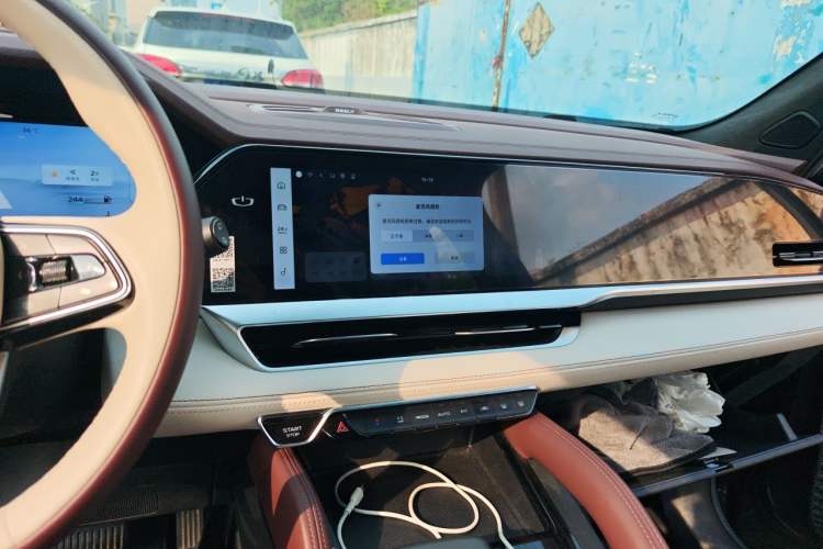 Used Geely Auto Monjaro L 2021 2.0TD DCT EVO Two-Wheel Drive Prestige Version Audio And AC Panel