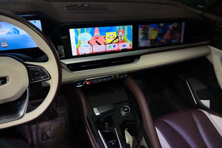 Used Geely Auto Monjaro L 2021 2.0TD DCT EVO Two-Wheel Drive Smart Luxury Version Center Console