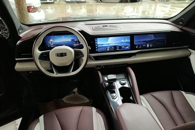 Used Geely Auto Monjaro L 2021 2.0TD DCT EVO Two-Wheel Drive Smart Luxury Version Center Console