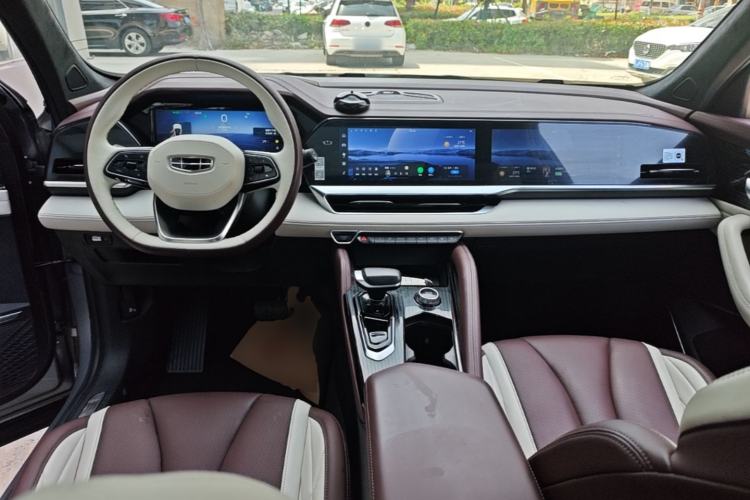 Used Geely Auto Monjaro L 2021 2.0TD DCT EVO Two-Wheel Drive Prestige Version Center Console
