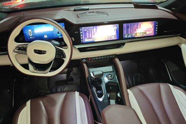 Used Geely Auto Monjaro L 2021 2.0TD DCT EVO Two-Wheel Drive Smart Luxury Version Center Console