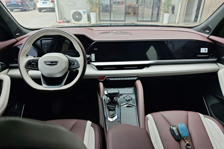 Used Geely Auto Monjaro L 2021 2.0TD DCT EVO Two-Wheel Drive Smart Luxury Version Center Console