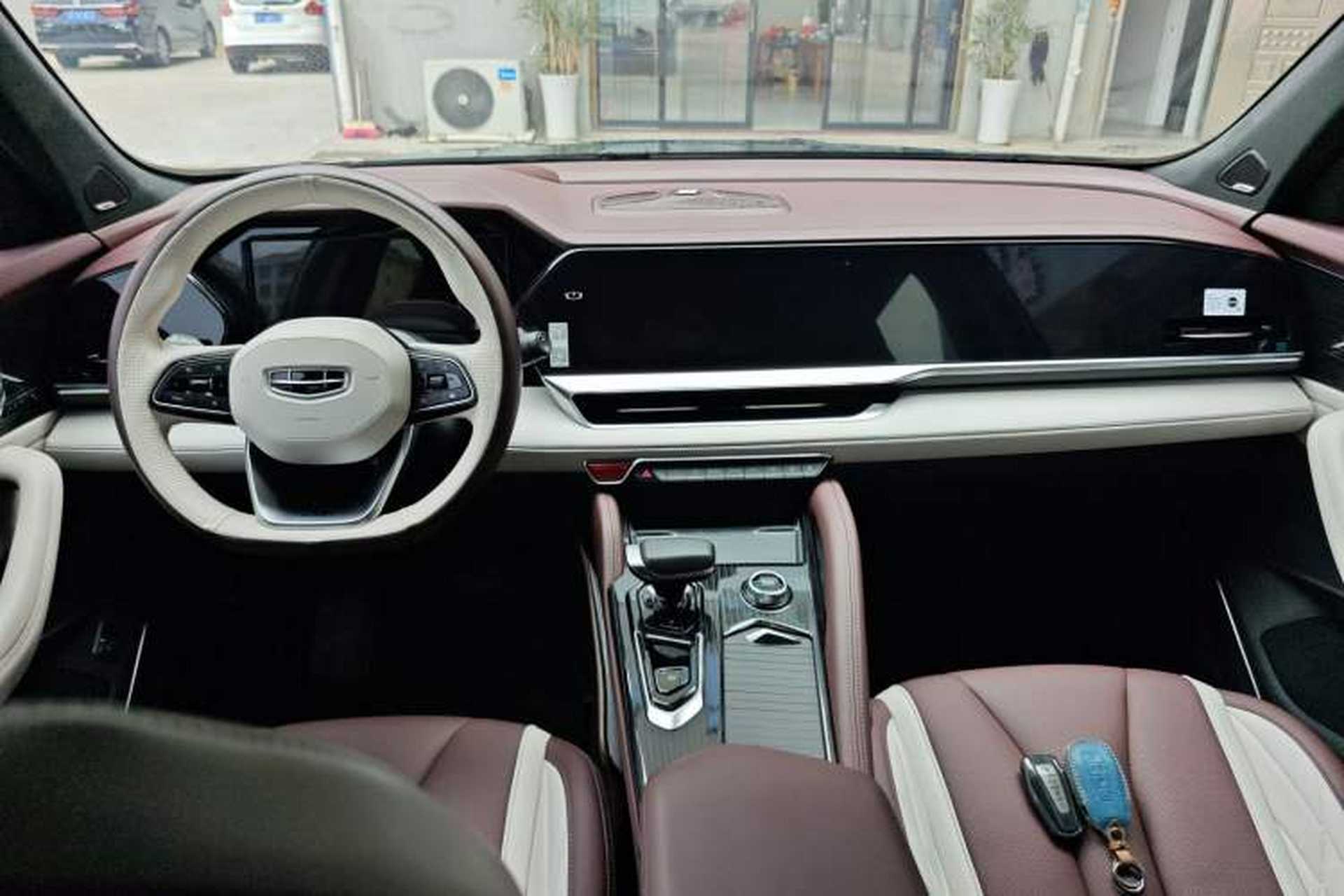 Used Geely Auto Monjaro L 2021 2.0TD DCT EVO Two-Wheel Drive Smart Luxury Version Center Console