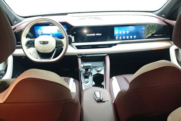Used Geely Auto Monjaro L 2021 2.0TD High-Power Automatic All-Wheel-Drive Flagship Version Center Console