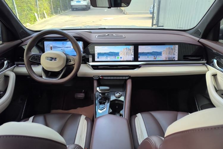 Used Geely Auto Monjaro L 2021 2.0TD DCT EVO Two-Wheel Drive Prestige Version Center Console