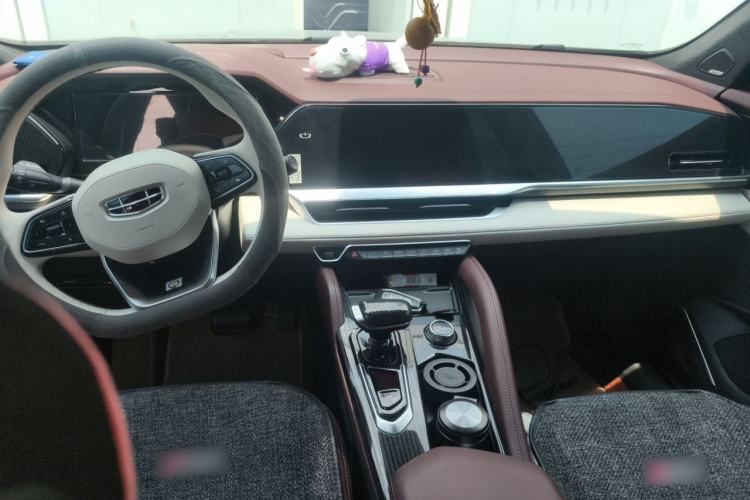 Used Geely Auto Monjaro L 2021 2.0TD DCT EVO Two-Wheel Drive Smart Luxury Version Center Console
