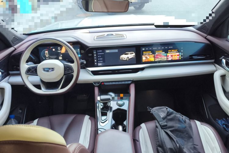Used Geely Auto Monjaro L 2021 2.0TD DCT EVO Two-Wheel Drive Prestige Version Center Console