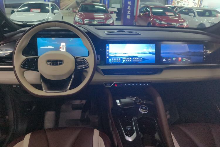 Used Geely Auto Monjaro L 2021 2.0TD DCT EVO Two-Wheel Drive Smart Luxury Version Center Console