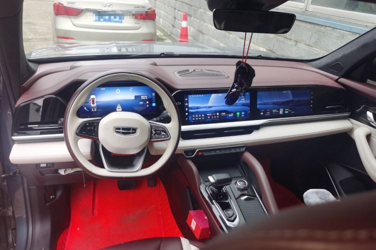 Used Geely Auto Monjaro L 2021 2.0TD DCT EVO Two-Wheel Drive Prestige Version Center Console